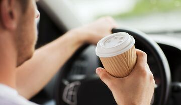 Fahrer, Kaffee, trinken, am, steuer,