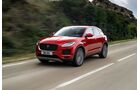Jaguar E-Pace 2018 rot schräg vorne links fahrend 