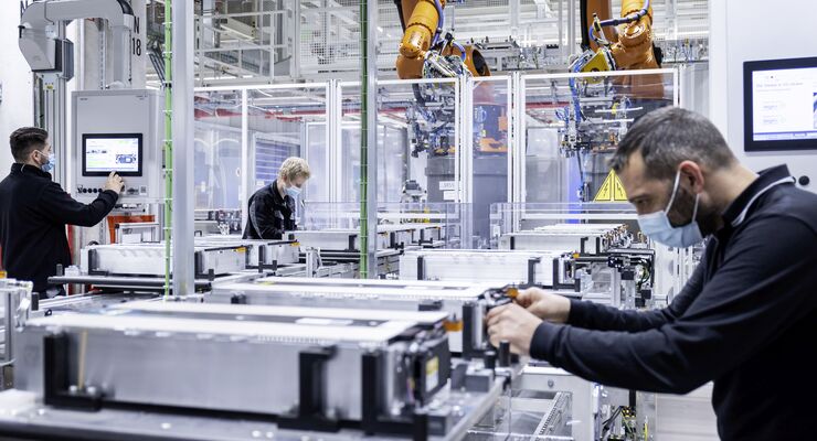 Mercedes-EQ startet Produktion von Batteriesystemen für den EQS und baut Elektro-Kompetenz weiter aus

Mercedes-EQ starts production of battery systems for the new EQS and expands EV expertise