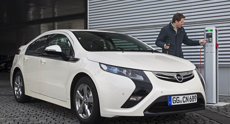 Opel Ampera fährt nach Genf